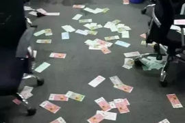 梦见老邻居上门讨债:揭秘梦境中的财务焦虑 梦见老邻居上门讨债:揭秘梦境中的财务焦虑